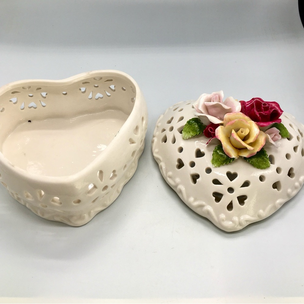 Large VTG Heart Shape Porcelain Italian Capodimonte Floral Lidded Trinket Jar.